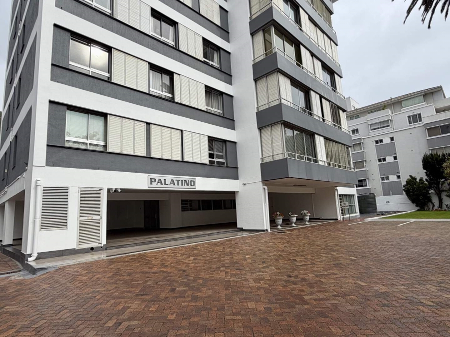 3 Bedroom Property for Sale in Green Point Western Cape